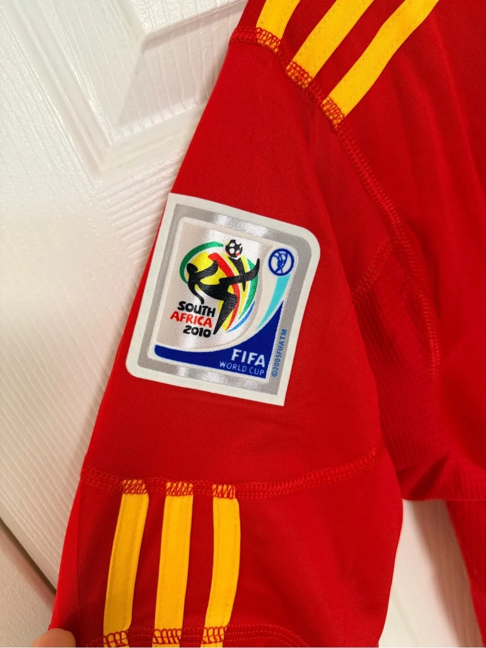 Spain 2010 World Cup Final Home Jersey – #6 Andrés Iniesta size L